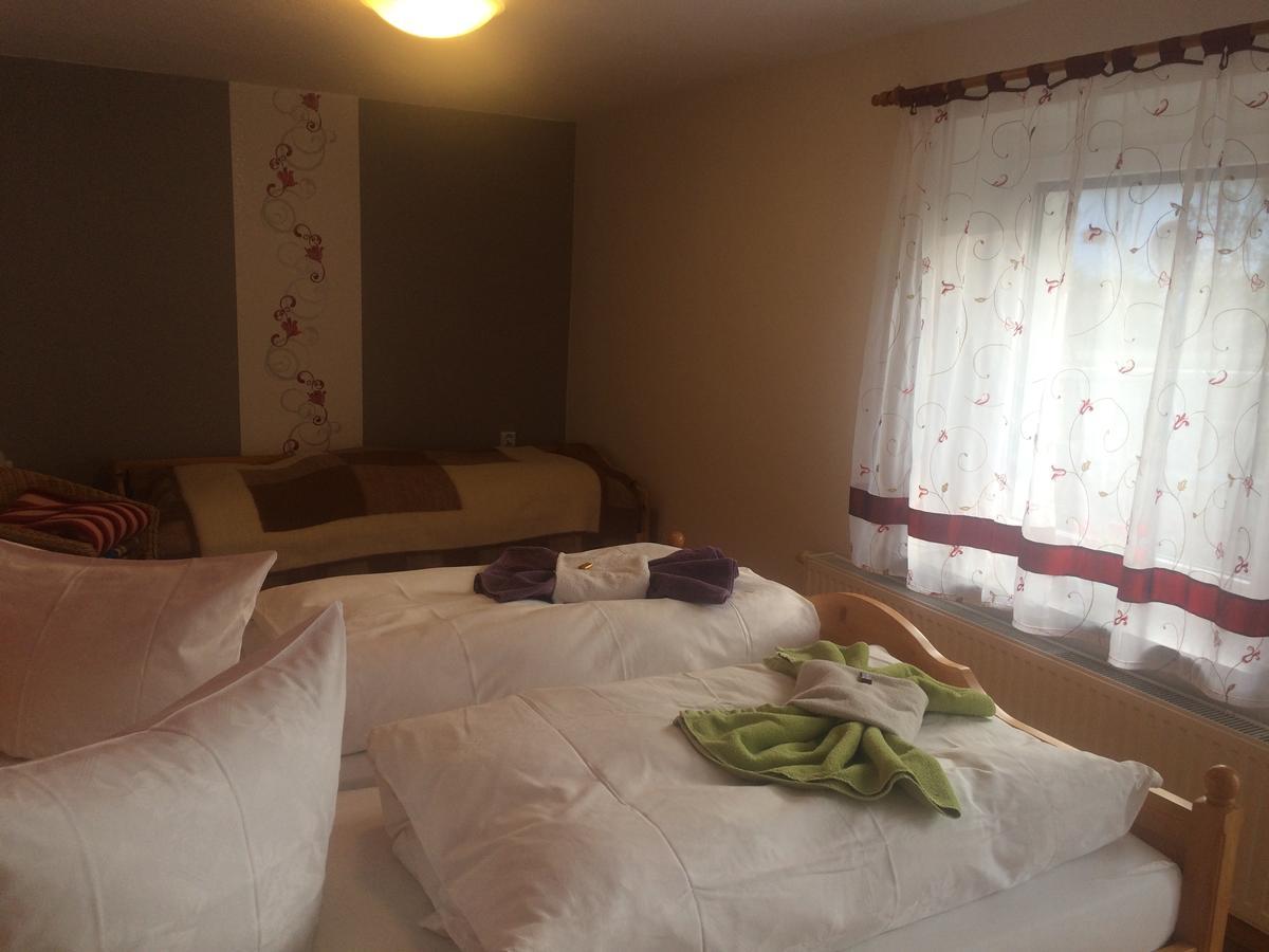Ferienwohnung Guerth Kleinhennersdorf エクステリア 写真